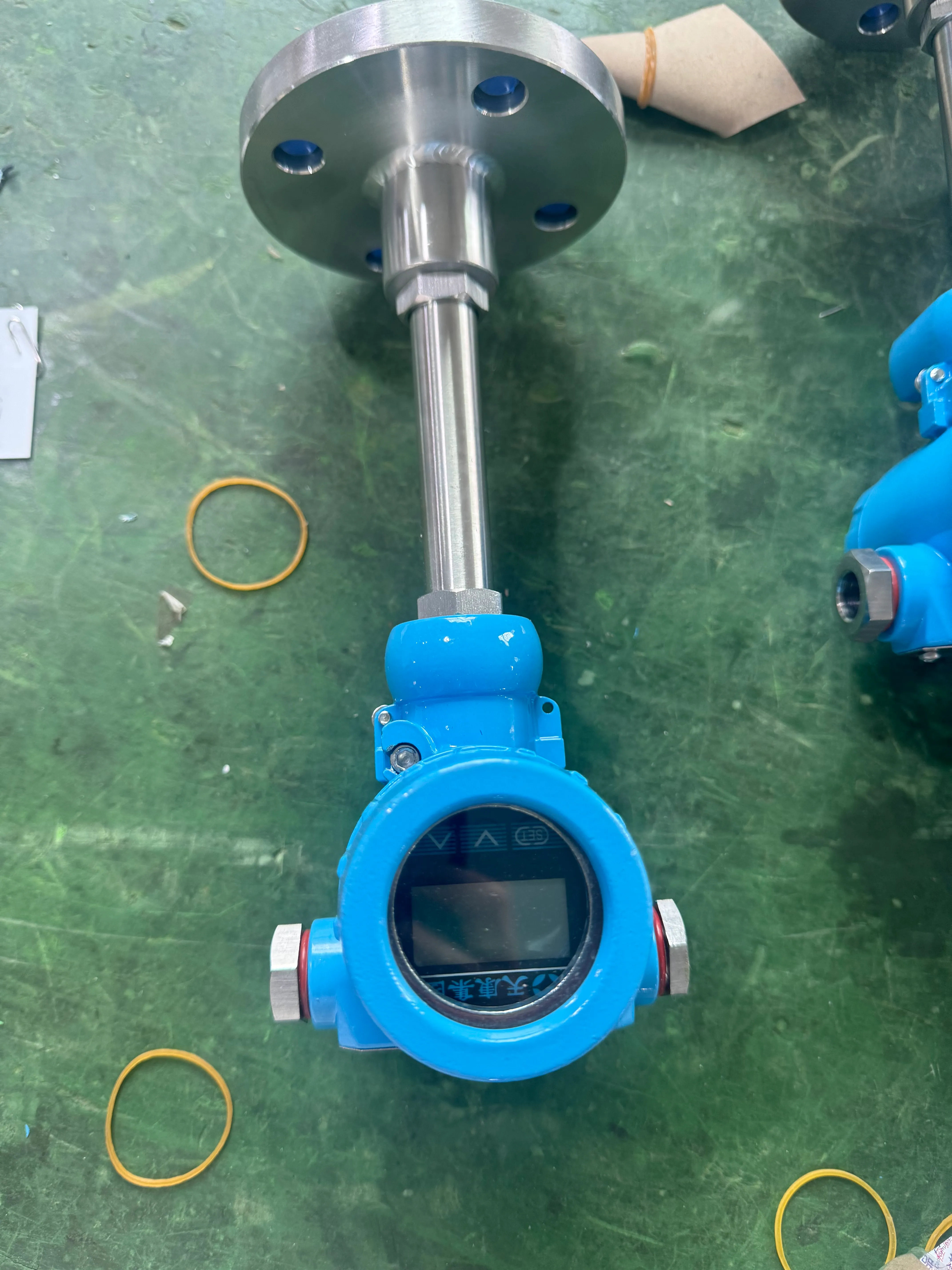 Explosion-proof thermal resistor showing terminal and protective tube details.